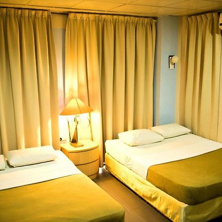Golden Leaf Boutique Hotel Джохор Бахру Екстериор снимка