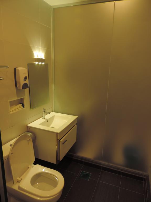 Golden Leaf Boutique Hotel Джохор Бахру Екстериор снимка