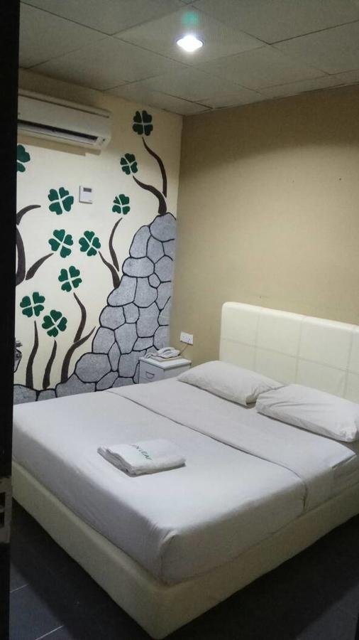 Golden Leaf Boutique Hotel Джохор Бахру Екстериор снимка