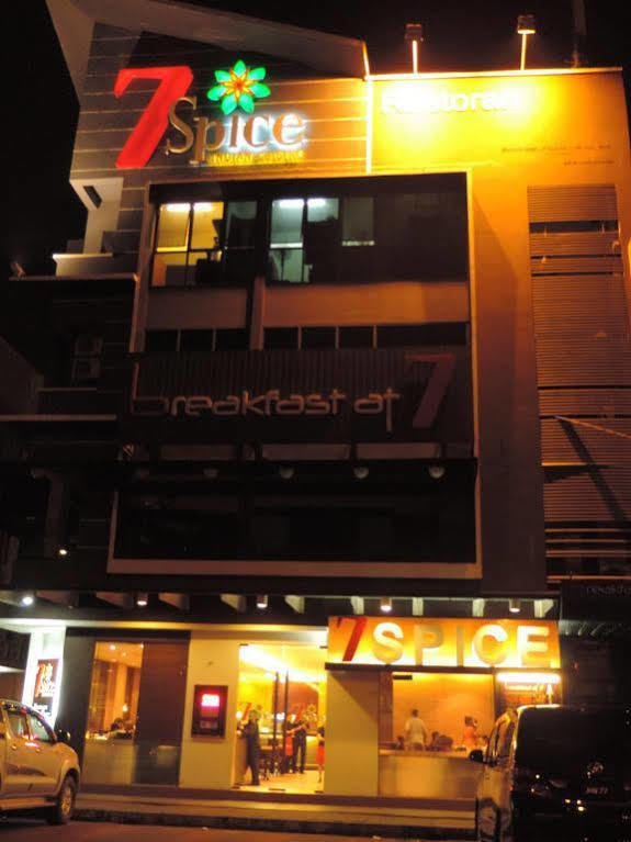 Golden Leaf Boutique Hotel Джохор Бахру Екстериор снимка